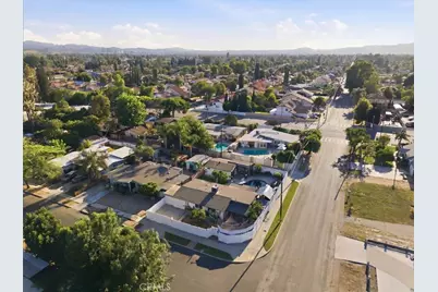 7959 Bothwell, Reseda, CA 91335 - Photo 48