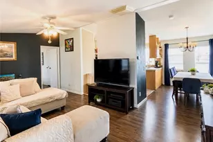 7560 Woodman, Van Nuys, CA 91405 - Photo 4