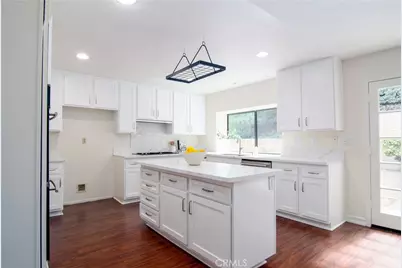 24371 Crestview Drive, Newhall, CA 91321 - Photo 22