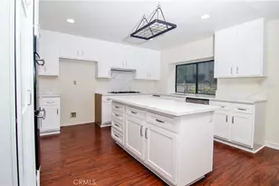 24371 Crestview Dr, Newhall, CA 91321 - Photo 28