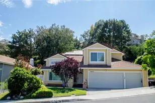 24371 Crestview Dr, Newhall, CA 91321 - Photo 2