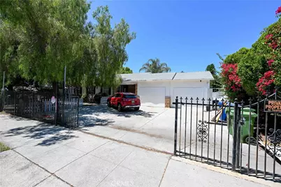 20957 Community, Canoga Park, CA 91304 - Photo 2