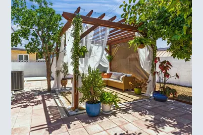 22707 Ronan Avenue, Carson, CA 90745 - Photo 4