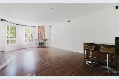 5333 Zelzah Avenue #203, Encino, CA 91316 - Photo 2