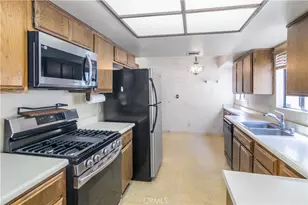 13203 Vanowen St, North Hollywood, CA 91605 - Photo 8