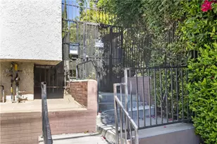 13203 Vanowen St, North Hollywood, CA 91605 - Photo 2
