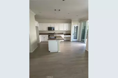 28900 Via Adelena, Valencia, CA 91354 - Photo 2