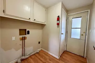 8801 17 Eton, Canoga Park, CA 91304 - Photo 12