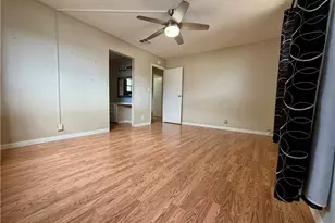 8801 17 Eton, Canoga Park, CA 91304 - Photo 10
