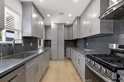 7100 Varna Avenue, North Hollywood, CA 91605 - Photo 8