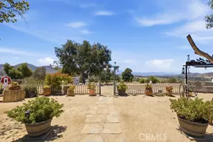 9722 Hierba, Agua Dulce, CA 91390 - Photo 36