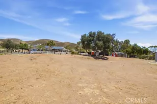 9722 Hierba, Agua Dulce, CA 91390 - Photo 38