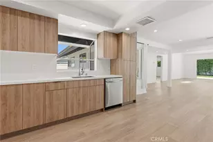 23030 Dolorosa, Woodland Hills, CA 91367 - Photo 12