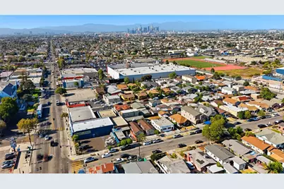 947 W 60th, Los Angeles, CA 90044 - Photo 10