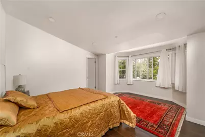 5708 McDonie Avenue, Woodland Hills, CA 91367 - Photo 12