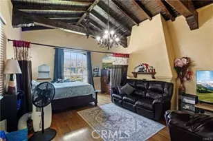 2546 S Bronson, Los Angeles, CA 90018 - Photo 6