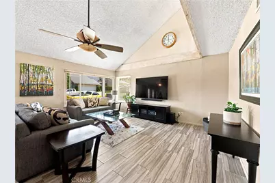 21452 Carol Sue, Saugus, CA 91350 - Photo 4