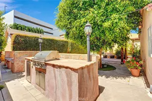16670 Moorpark, Encino, CA 91436 - Photo 32