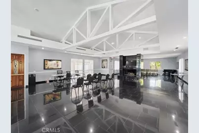 9735 Via Roma, Burbank, CA 91504 - Photo 32