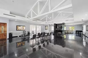 9735 Via Roma, Burbank, CA 91504 - Photo 32