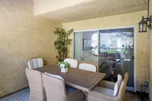 9735 Via Roma, Burbank, CA 91504 - Photo 4