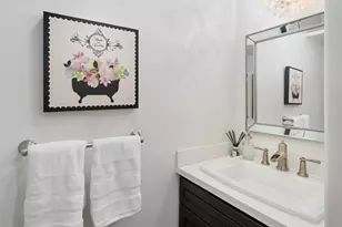 9735 Via Roma, Burbank, CA 91504 - Photo 16