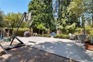 23459 Canzonet St, Woodland Hills, CA 91367 - Photo 30