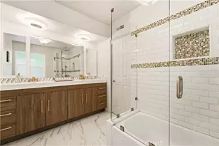 15701 Royal Ridge, Sherman Oaks, CA 91403 - Photo 20
