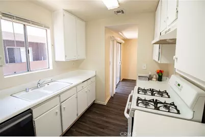 7115 Etiwanda #2, Reseda, CA 91335 - Photo 22