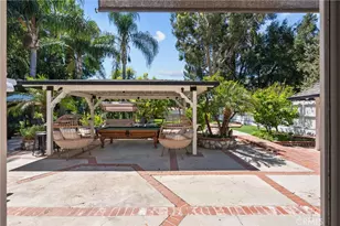 23352 Ostronic, Woodland Hills, CA 91367 - Photo 52