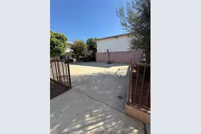 13040 Dronfield Ave #1, Sylmar, CA 91342 - Photo 4
