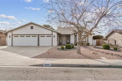 42307 61st St W, Quartz Hill, CA 93535 - Photo 2