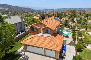 28345 Nicholas, Saugus, CA 91350 - Photo 2