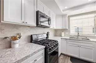 17955 River Cir, Canyon Country, CA 91387 - Photo 2