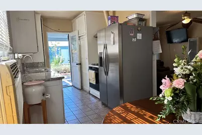 19400 Scroll, Reseda, CA 91335 - Photo 6