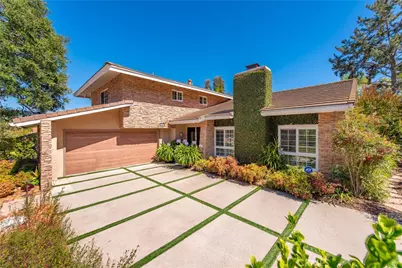 2024 Woodburn, Westlake Village, CA 91361 - Photo 2