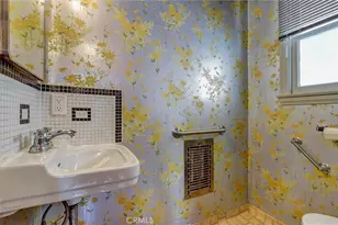 13017 Cumpston St, Sherman Oaks, CA 91401 - Photo 14