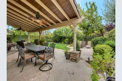 24334 Las Palmas, Valencia, CA 91355 - Photo 22