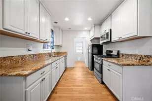 20957 Community St, Canoga Park, CA 91304 - Photo 8