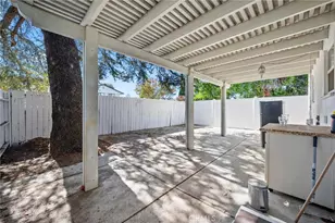 20957 Community St, Canoga Park, CA 91304 - Photo 18