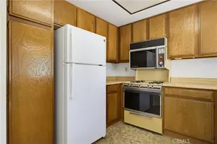 27245 Via Marcia, Saugus, CA 91350 - Photo 16