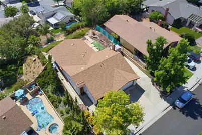 27245 Via Marcia, Saugus, CA 91350 - Photo 38