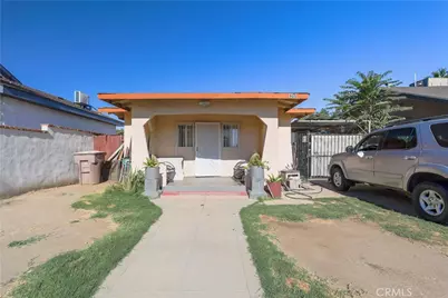 905 Q Street, Bakersfield, CA 93304 - Photo 1