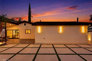 21407 Mulholland Dr, Woodland Hills, CA 91364 - Photo 46