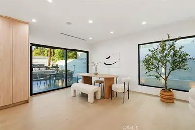 21407 Mulholland Drive, Woodland Hills, CA 91364 - Photo 14