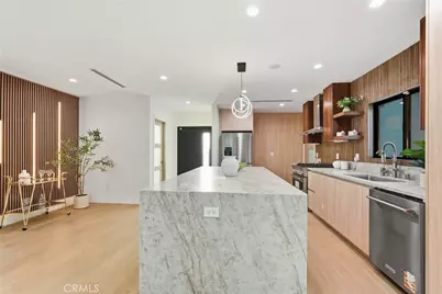 21407 Mulholland Drive, Woodland Hills, CA 91364 - Photo 16
