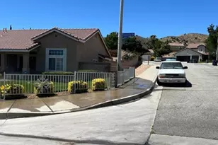 4354 Sungate Dr, Palmdale, CA 93551 - Photo 4