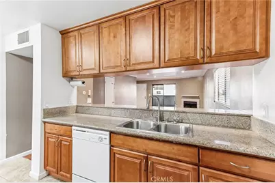 15113 Saticoy Street #25, Van Nuys, CA 91405 - Photo 10
