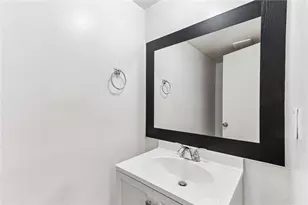 15113 Saticoy Street, Van Nuys, CA 91405 - Photo 12