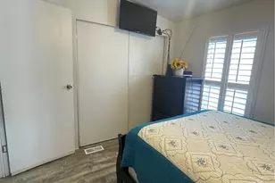 7560 Woodman Pl, Van Nuys, CA 91405 - Photo 14
